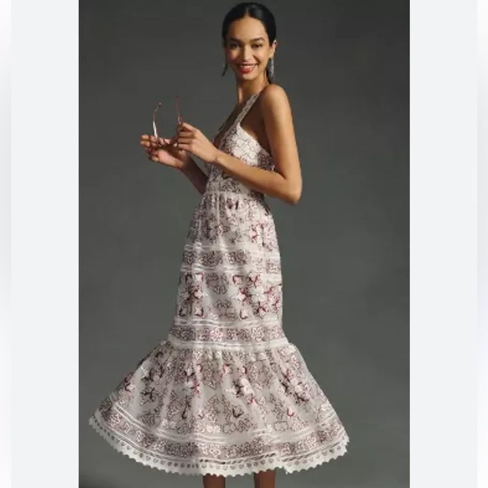 Anthropologie size Small By Anthropologie Tiered V-Neck Dress